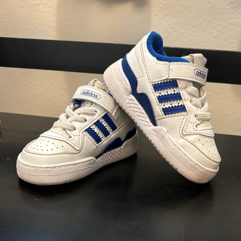 Adidas Kids Rivalry Sneakers in White and Royal Blue